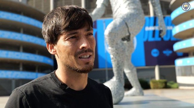 这样的话，她肯定会把这件事告诉萧初然。